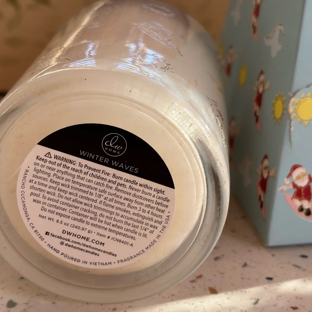DW Home Winter Waves Candle Surfing‎ Santa Hand Poured Holiday Candle